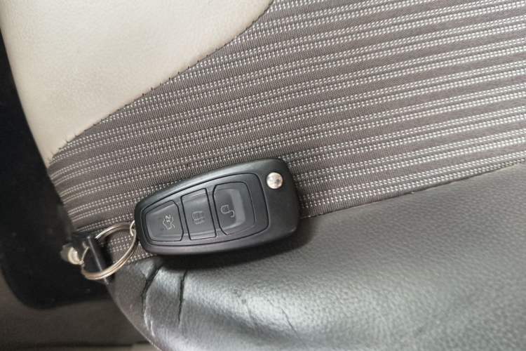 Used Ford Focus 2012 Hatchback 1.6L Automatic Fashion Edition Vehicle Key