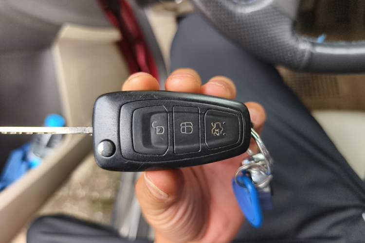 Used Ford Focus 2012 Sedan 1.6L Manual Fashion Edition Vehicle Key