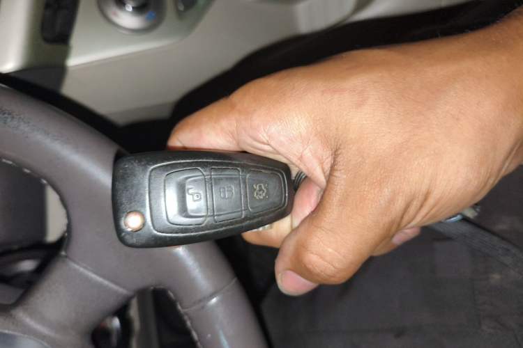 Used Ford Focus 2012 Hatchback 1.6L Automatic Fashion Edition Vehicle Key