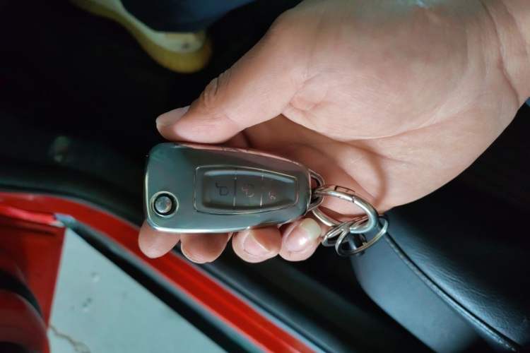Used Ford Focus 2012 Hatchback 1.6L Automatic Fashion Edition Vehicle Key