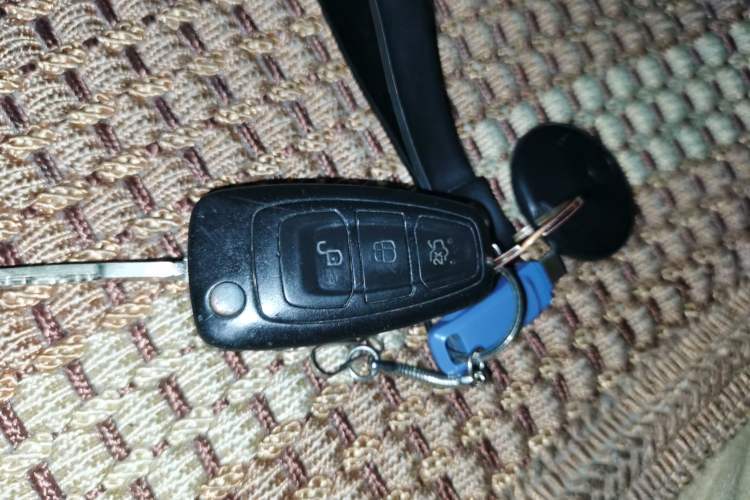 Used Ford Focus 2012 Hatchback 1.6L Manual Comfort Model Vehicle Key
