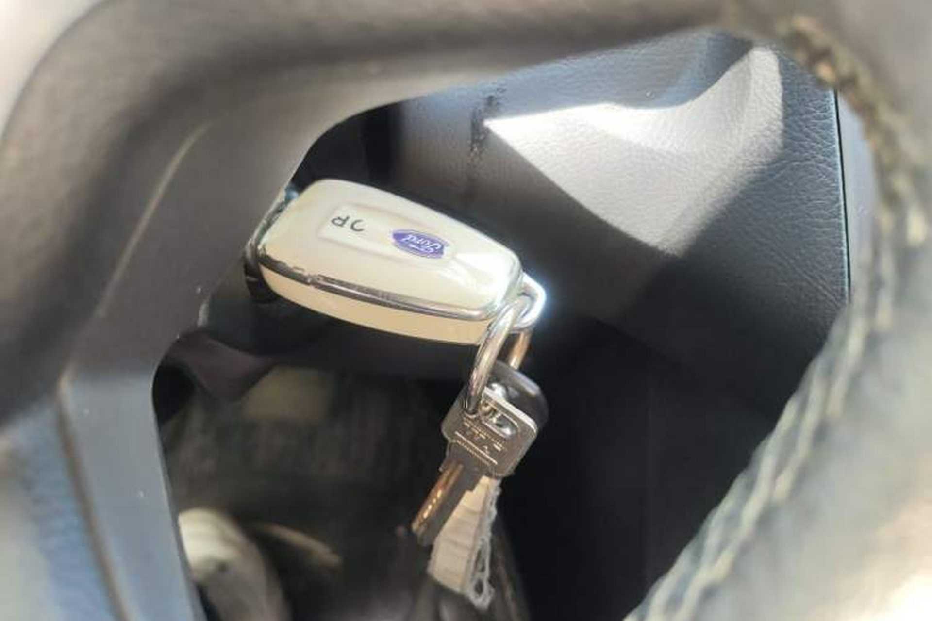 Used Ford Focus 2012 Sedan 1.6L Automatic Fashion Edition Vehicle Key