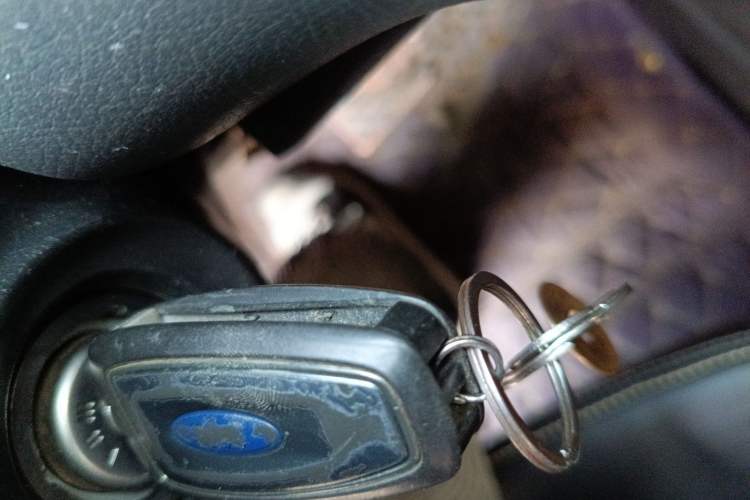 Used Ford Focus 2012 Hatchback 1.6L Automatic Fashion Edition Vehicle Key