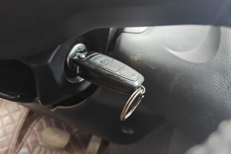 Used Ford Focus 2012 Hatchback 1.6L Automatic Fashion Edition Vehicle Key
