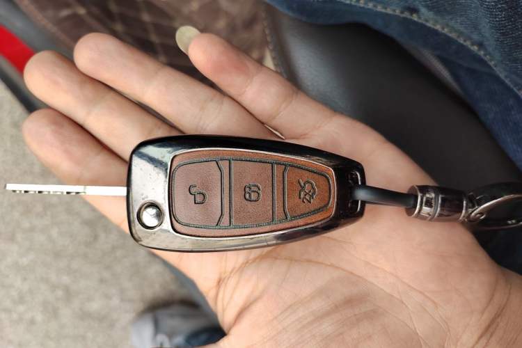 Used Ford Focus 2012 Sedan 1.6L Manual Fashion Edition Vehicle Key