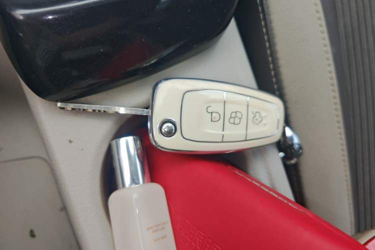 Used Ford Focus 2012 Hatchback 1.6L Automatic Fashion Edition Vehicle Key