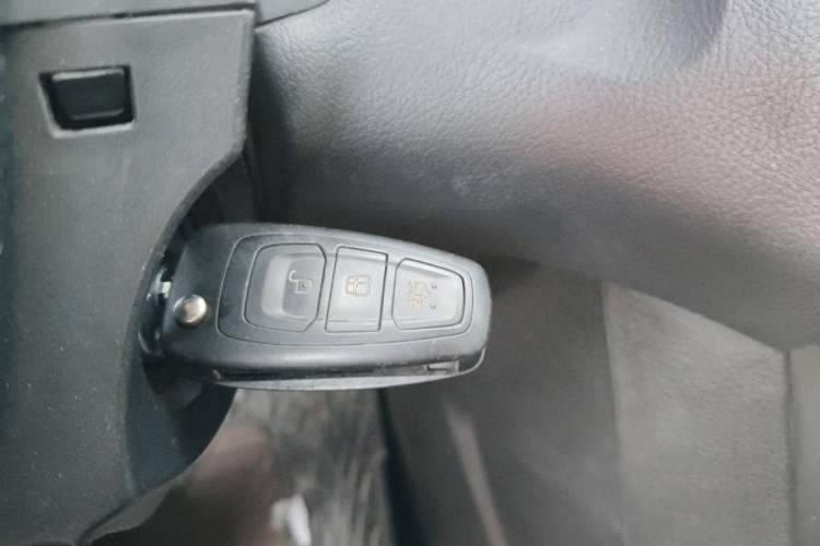 Used Ford Focus 2012 Hatchback 1.6L Automatic Fashion Edition Vehicle Key