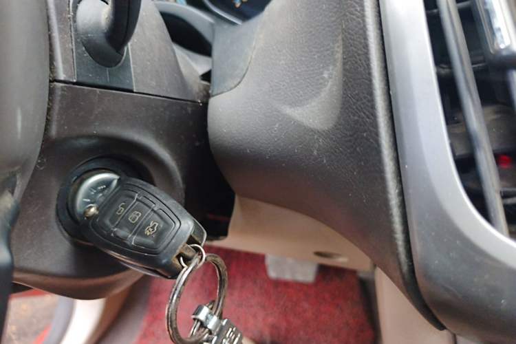Used Ford Focus 2012 Hatchback 1.6L Automatic Fashion Edition Vehicle Key