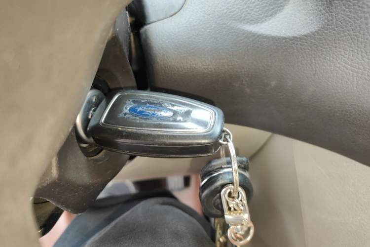 Used Ford Focus 2012 Hatchback 1.6L Automatic Fashion Edition Vehicle Key