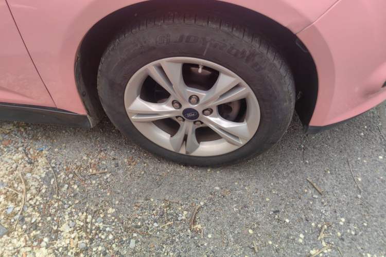 Used Ford Focus 2012 Sedan 1.6L Manual Fashion Edition Right Front Wheel Hub