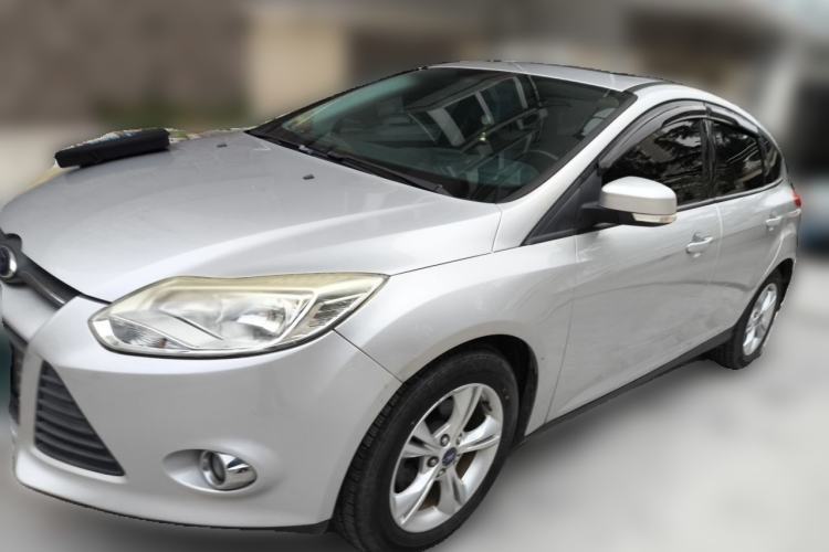 Used Ford Focus 2012 Hatchback 1.6L Automatic Fashion Edition Guazi used car, China used car export, Used car for sale, Used Ford cars, Cheapest cars for sale