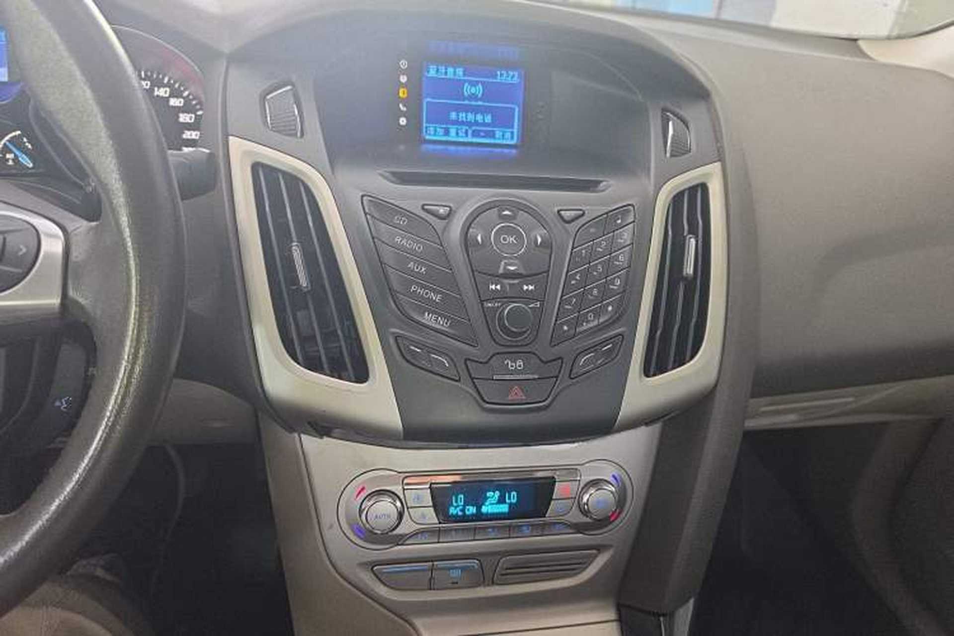 Used Ford Focus 2012 Sedan 1.6L Manual Fashion Edition Audio And AC Panel