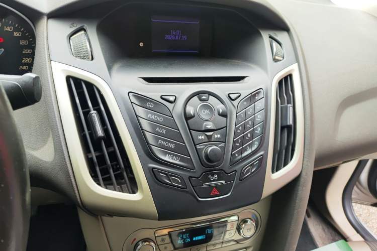 Used Ford Focus 2012 Sedan 1.6L Automatic Fashion Edition Audio And AC Panel