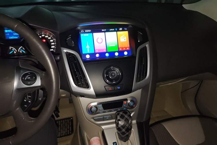 Used Ford Focus 2012 Sedan 1.6L Automatic Fashion Edition Audio And AC Panel