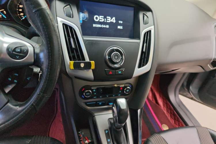 Used Ford Focus 2012 Sedan 1.6L Automatic Fashion Edition Audio And AC Panel
