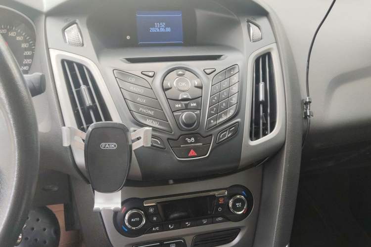 Used Ford Focus 2012 Sedan 1.6L Manual Fashion Edition Audio And AC Panel