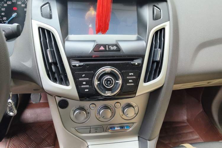 Used Ford Focus 2012 Sedan 1.6L Manual Comfort Model Audio And AC Panel