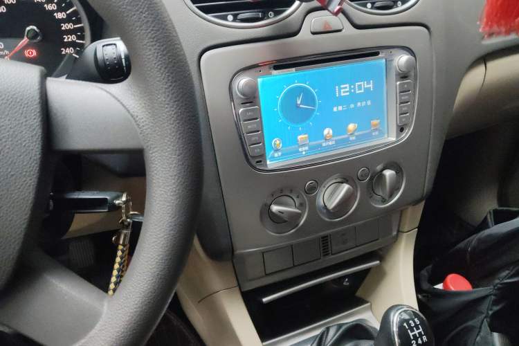 Used Ford Focus 2012 Sedan Classic 1.8L Manual Fashion Edition Audio And AC Panel