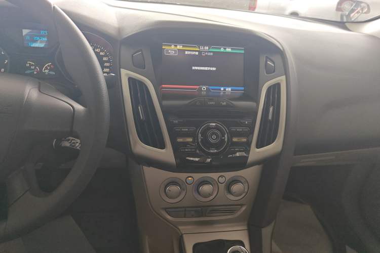 Used Ford Focus 2012 Sedan 1.6L Manual Comfort Model Audio And AC Panel