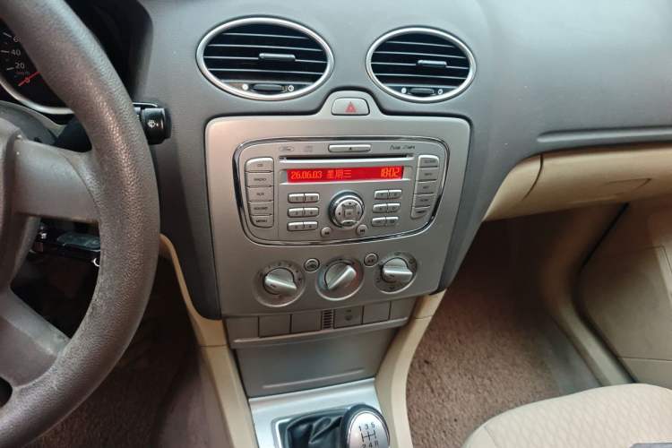 Used Ford Focus 2012 Sedan Classic 1.8L Manual Base Model Audio And AC Panel