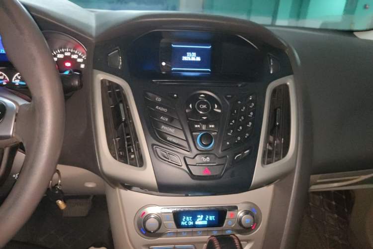 Used Ford Focus 2012 Sedan 1.6L Automatic Fashion Edition Audio And AC Panel