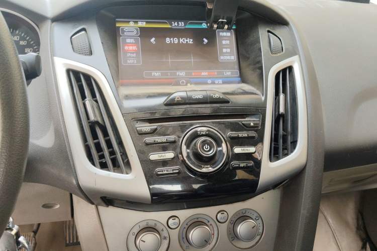Used Ford Focus 2012 Sedan 1.6L Manual Comfort Model Audio And AC Panel