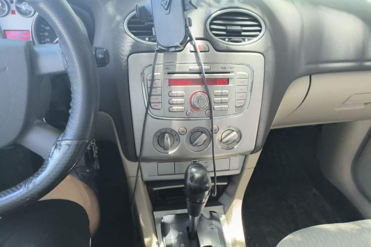 Used Ford Focus 2012 Sedan Classic 1.8L Automatic Base Model Audio And AC Panel