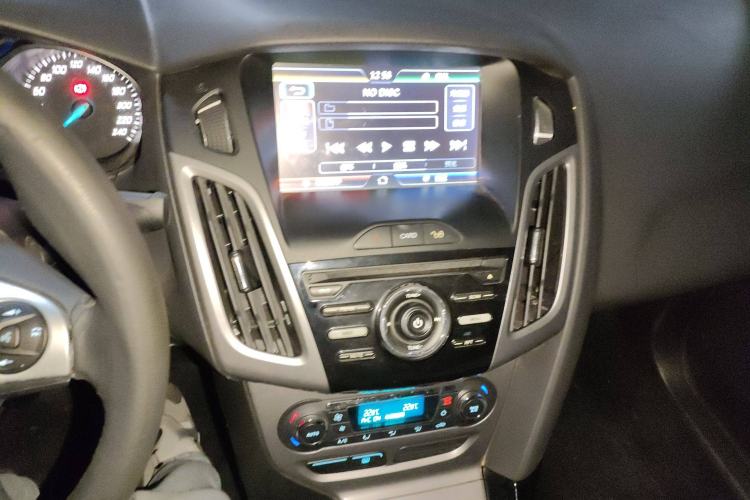 Used Ford Focus 2012 Sedan 1.6L Manual Fashion Edition Audio And AC Panel