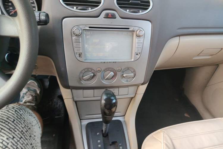 Used Ford Focus 2012 Sedan Classic 1.8L Automatic Base Model Audio And AC Panel