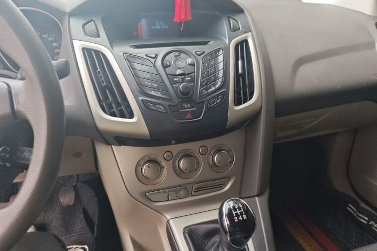 Used Ford Focus 2012 Sedan 1.6L Manual Comfort Model Audio And AC Panel