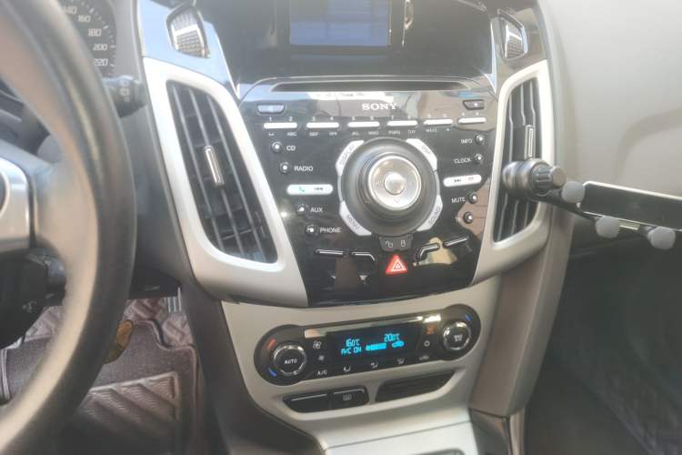 Used Ford Focus 2012 Hatchback 2.0L Manual Luxury Sport Model Audio And AC Panel