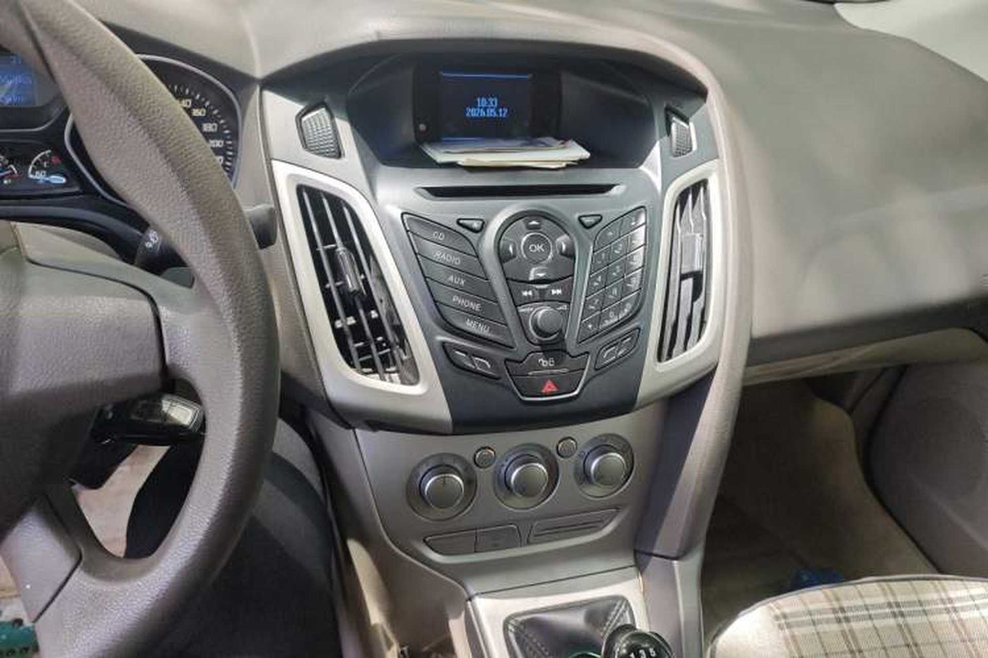 Used Ford Focus 2012 Sedan 1.6L Manual Comfort Model Audio And AC Panel