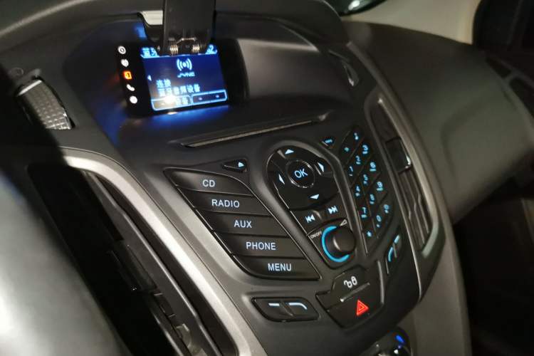 Used Ford Focus 2012 Sedan 1.6L Manual Fashion Edition Audio And AC Panel