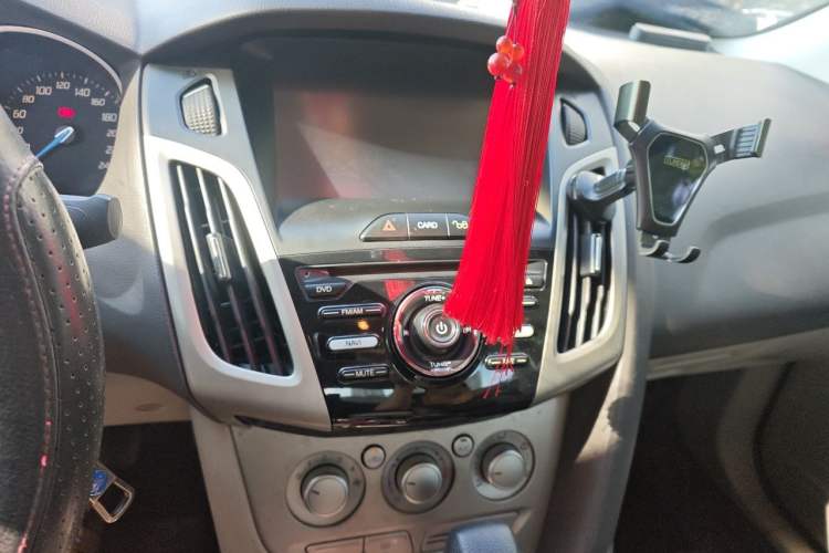 Used Ford Focus 2012 Sedan 1.6L Automatic Comfort Model Audio And AC Panel