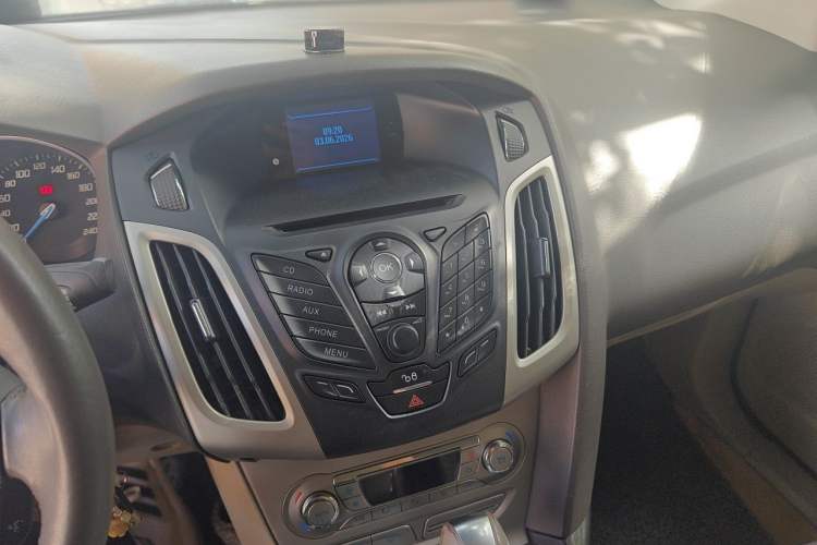 Used Ford Focus 2012 Sedan 1.6L Automatic Fashion Edition Audio And AC Panel