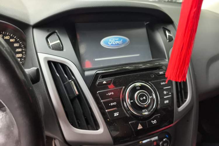 Used Ford Focus 2012 Sedan 1.6L Automatic Fashion Edition Audio And AC Panel