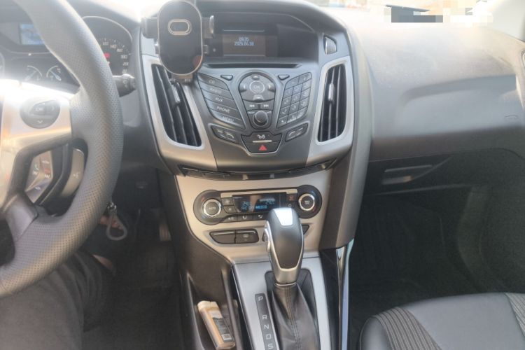 Used Ford Focus 2012 Hatchback 1.6L Automatic Fashion Edition Audio And AC Panel