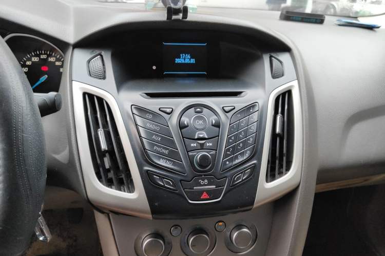 Used Ford Focus 2012 Sedan 1.6L Manual Comfort Model Audio And AC Panel
