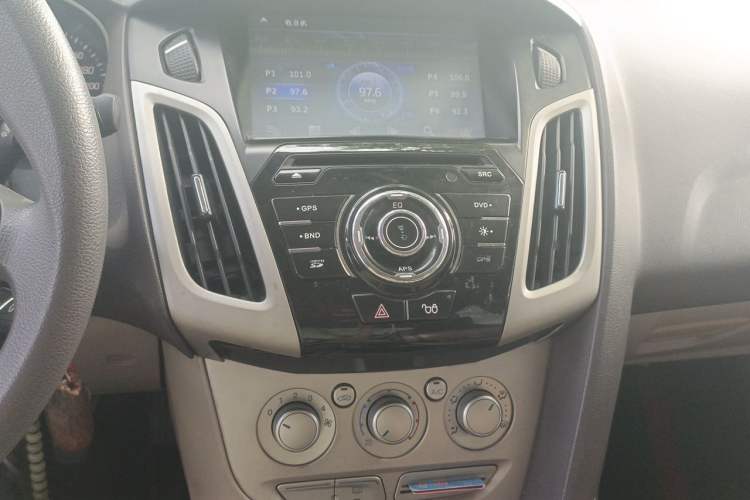 Used Ford Focus 2012 Sedan 1.6L Manual Comfort Model Audio And AC Panel