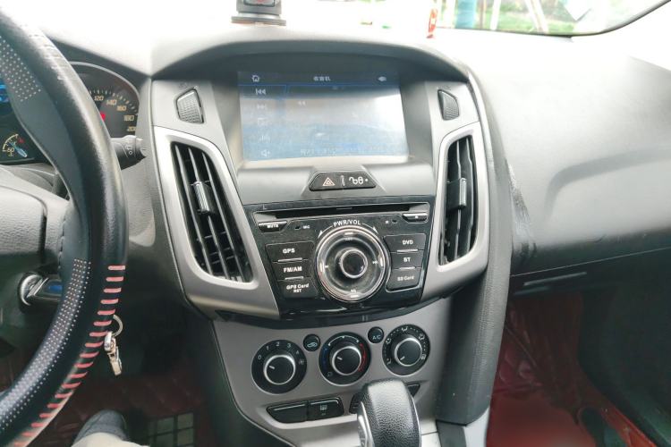 Used Ford Focus 2012 Hatchback 1.6L Automatic Comfort Model Audio And AC Panel