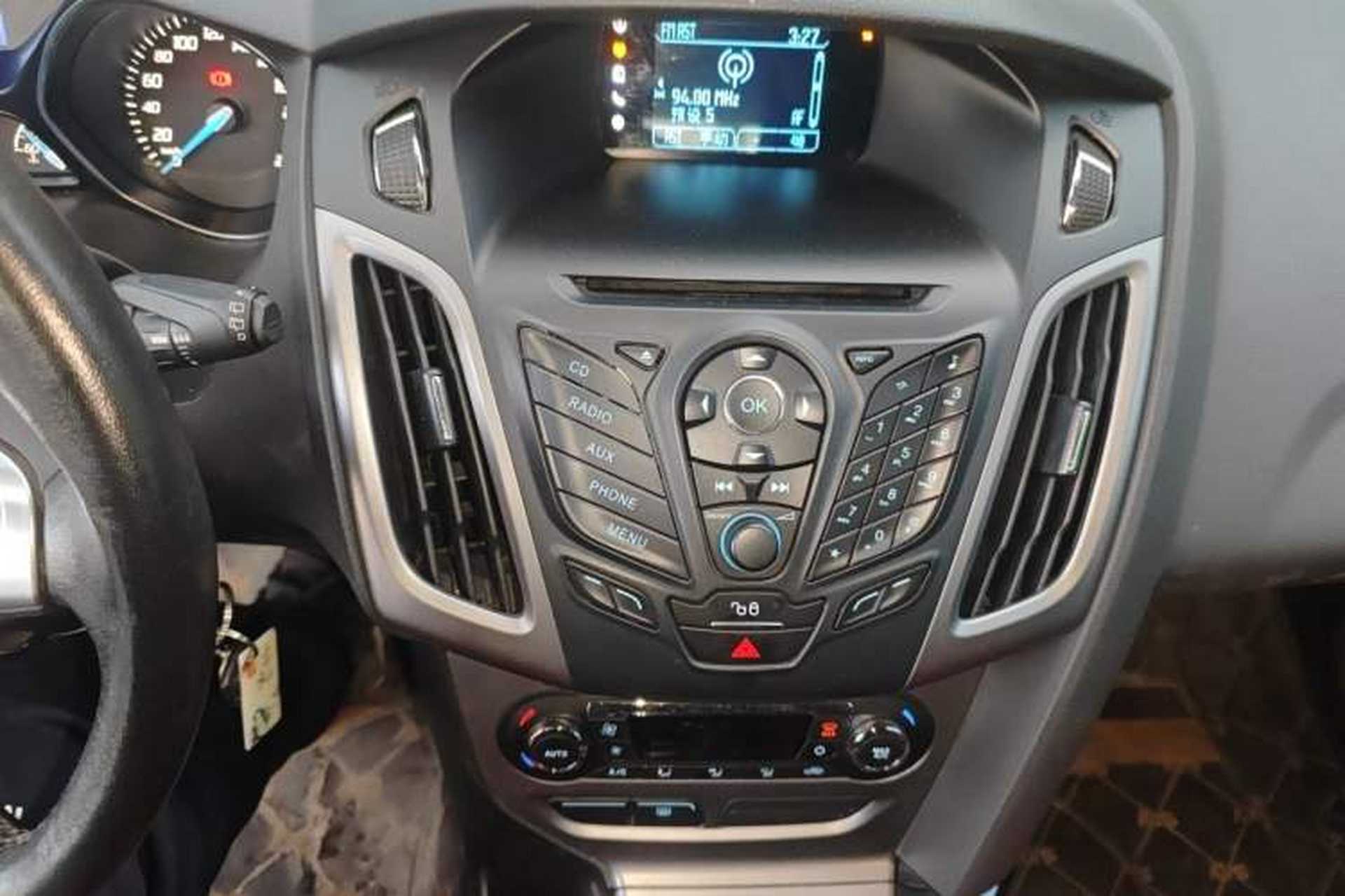 Used Ford Focus 2012 Hatchback 1.6L Manual Fashion Edition Audio And AC Panel