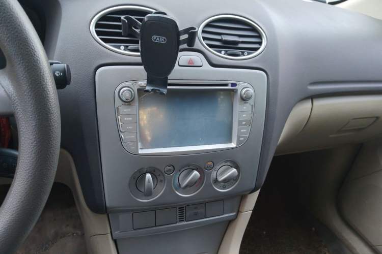 Used Ford Focus 2012 Sedan Classic 1.8L Manual Base Model Audio And AC Panel