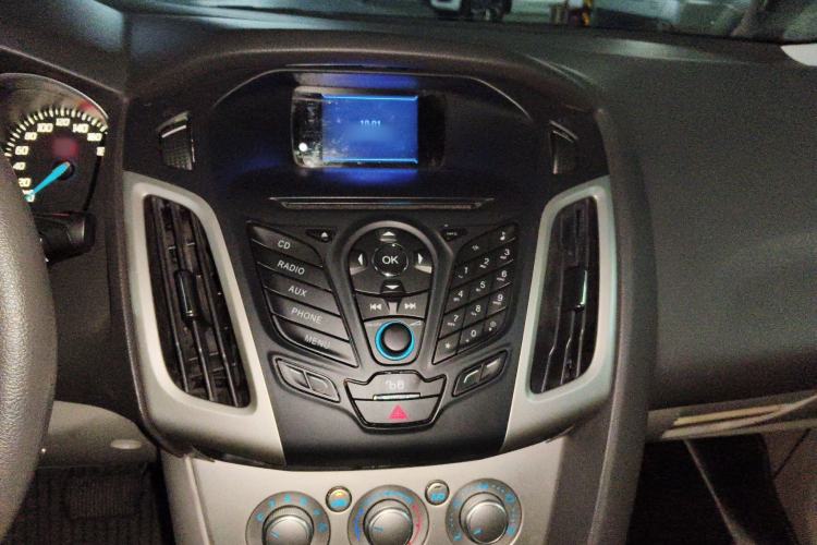 Used Ford Focus 2012 Sedan 1.6L Automatic Comfort Model Audio And AC Panel