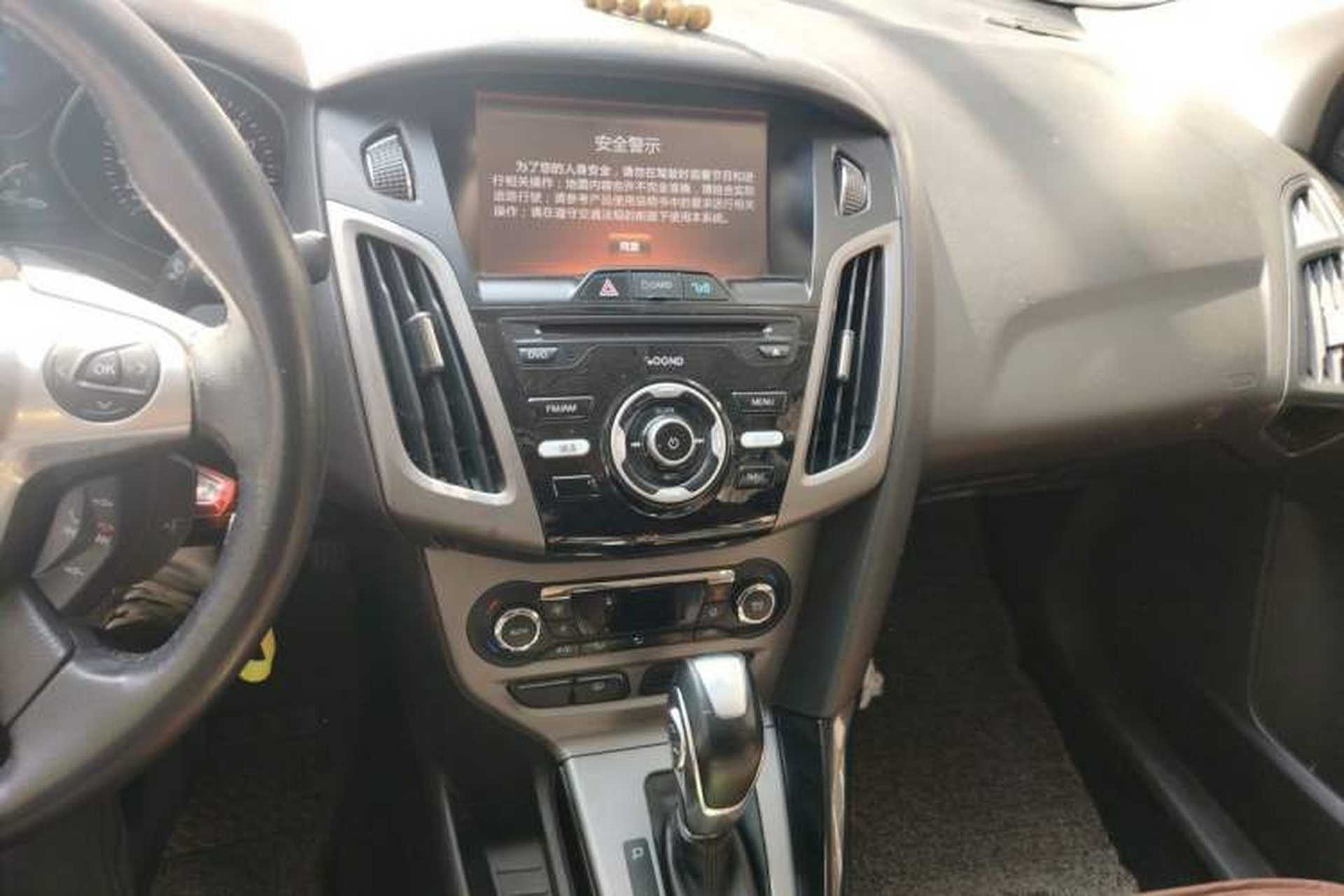 Used Ford Focus 2012 Sedan 1.6L Automatic Fashion Edition Audio And AC Panel
