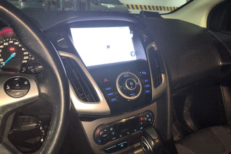 Used Ford Focus 2012 Sedan 1.6L Automatic Fashion Edition Audio And AC Panel