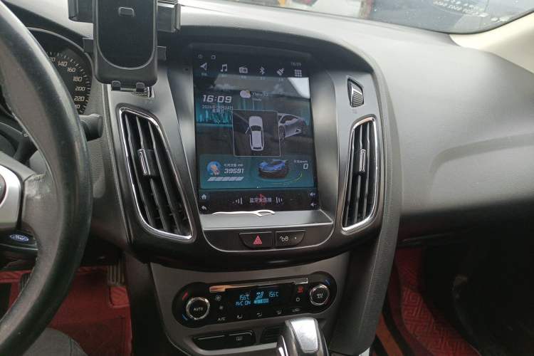 Used Ford Focus 2012 Sedan 1.6L Automatic Fashion Edition Audio And AC Panel