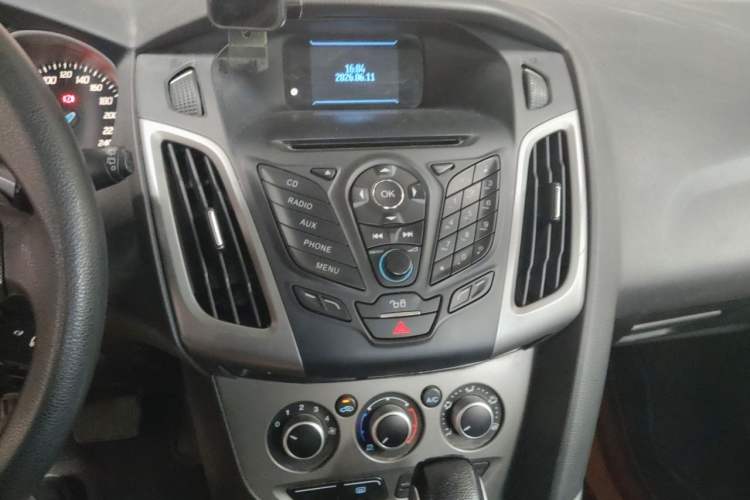 Used Ford Focus 2012 Hatchback 1.6L Automatic Comfort Model Audio And AC Panel