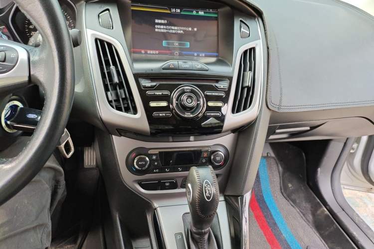 Used Ford Focus 2012 Sedan 1.6L Automatic Fashion Edition Audio And AC Panel