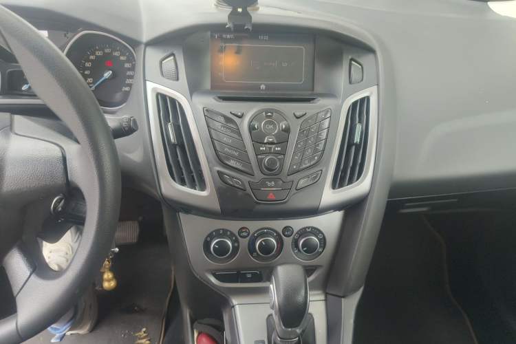 Used Ford Focus 2012 Hatchback 1.6L Automatic Comfort Model Audio And AC Panel