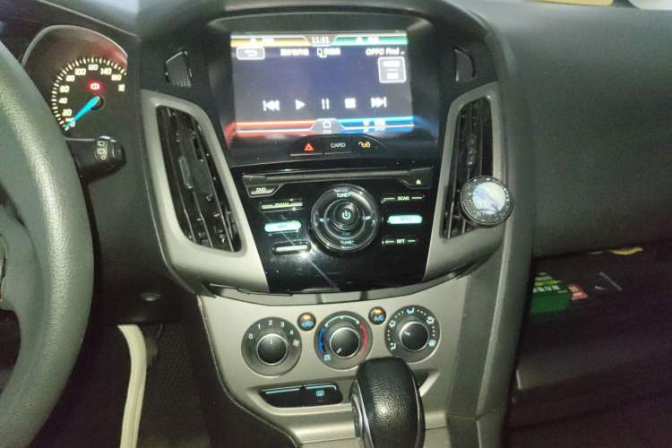 Used Ford Focus 2012 Hatchback 1.6L Automatic Comfort Model Audio And AC Panel